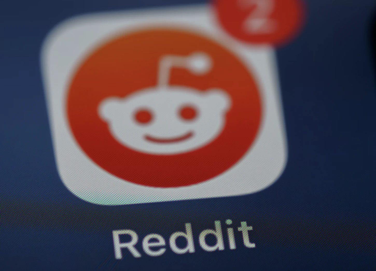 تطلق Reddit خدمة “أجوبة Reddit” المدعومة بالذكاء الصناعي