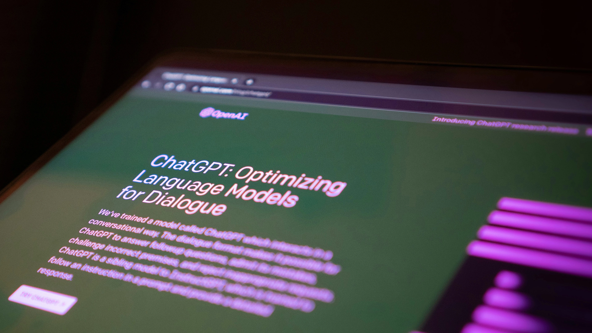 تعمل OpenAI على إصلاح شخصية GPT-4o “المتملقة” بعد شكاوى المستخدمين